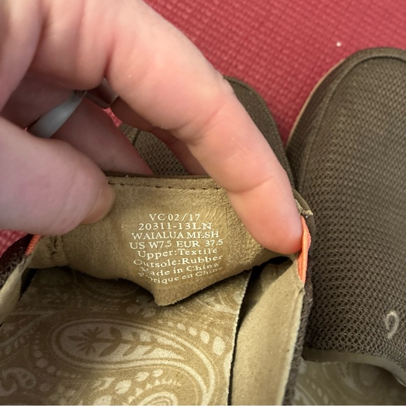 OluKai women's Dark Brown Slip-On Loafers 7.5 - Picture 8 of 9